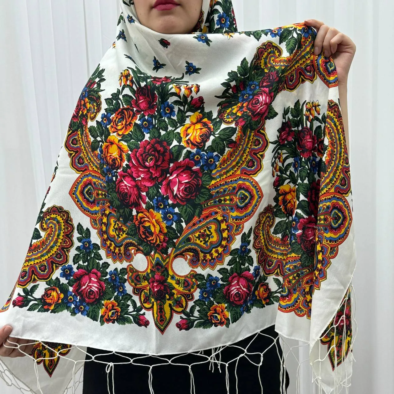 روسری ترکمن مدل خان قواره 140x140 نخی پلی استر مناسب 4 فصل
