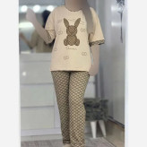 ست تیشرت و شلوار زنانه طرح خرگوشی جنس پنبه لاکرا رنگ نسکافه ای فری سایز 38 تا 46