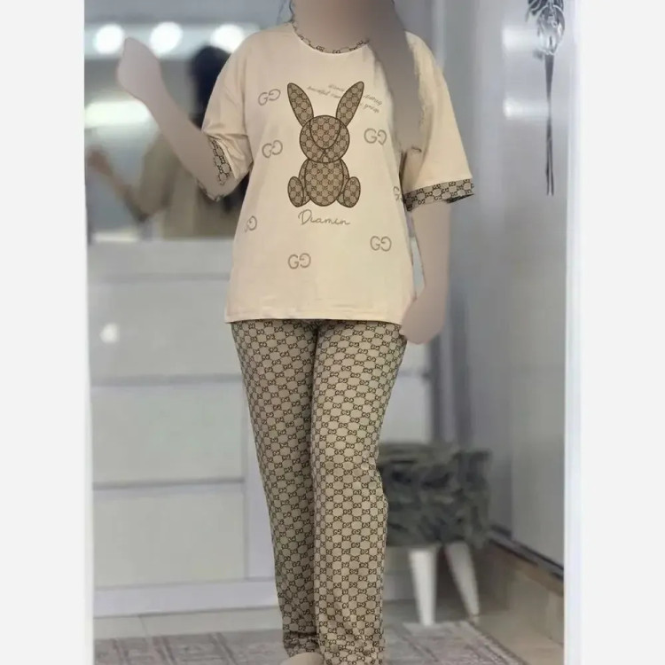 ست تیشرت و شلوار زنانه طرح خرگوشی جنس پنبه لاکرا رنگ نسکافه ای فری سایز 38 تا 46