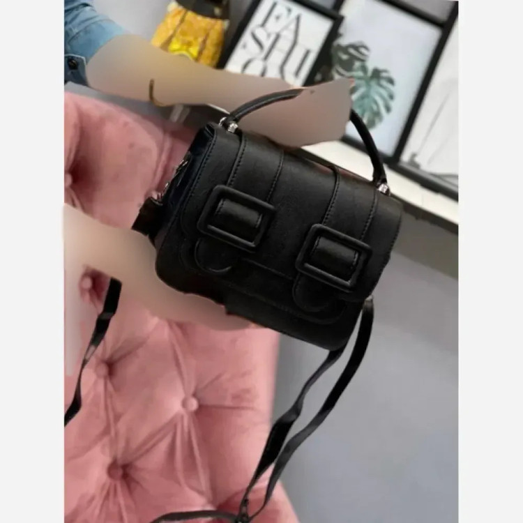 کیف دوشی زنانه هانیس جنس چرم رنگ مشکی ابعاد 22 در 18 سانتیمتر