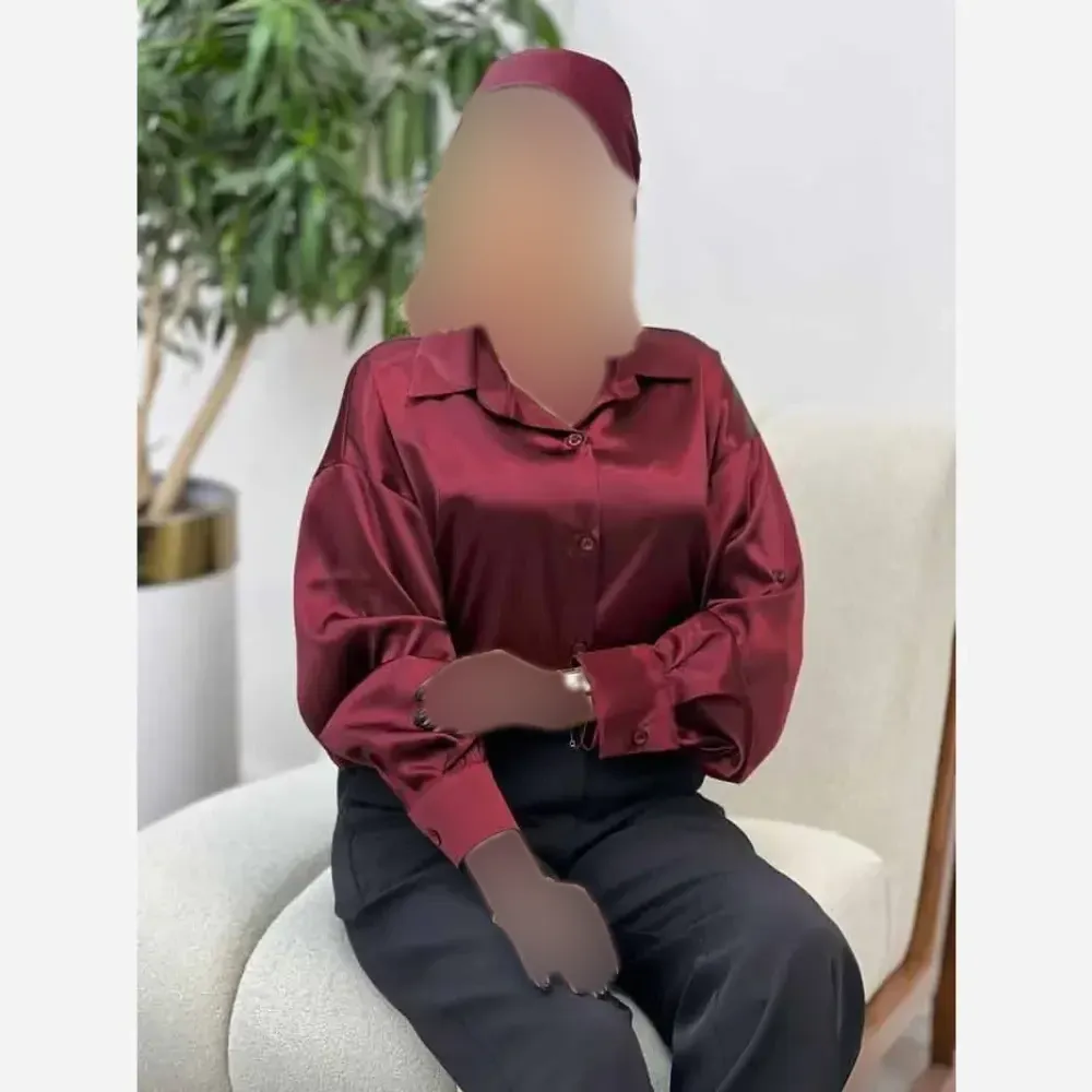 شومیز ساتن مات زنانه فری سایز 36 تا 46 در دو رنگ مشکی و سبز تیره