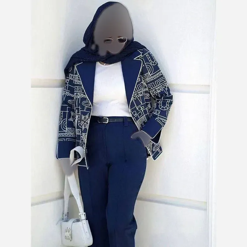 کت و شلوار زنانه مجلسی مدل لیلیوم جنس مازراتی رنگ سرمه ای
