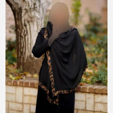 شال حاشیه پلنگی مشکی جنس پلیسه ریز مجلسی ابعاد 180 در 75 سانتیمتر