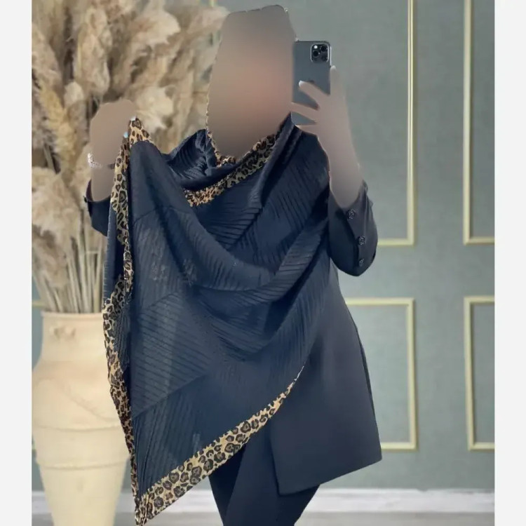 شال حاشیه پلنگی مشکی جنس پلیسه ریز مجلسی ابعاد 180 در 75 سانتیمتر