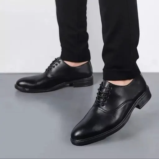 ست مردانه کفش بندی کلاسیک رویال و کمربند چرم صنعتی نیک مشکی