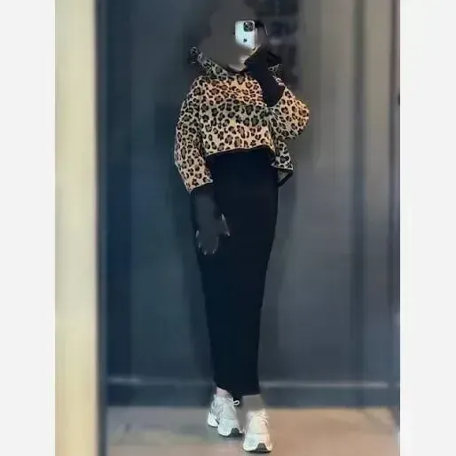 ست بافت کراپ کلاهدار فینگردار و سارافون سه نخ درجه یک